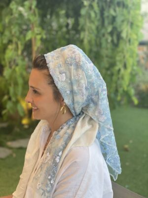 אמילי תכלת משולשת